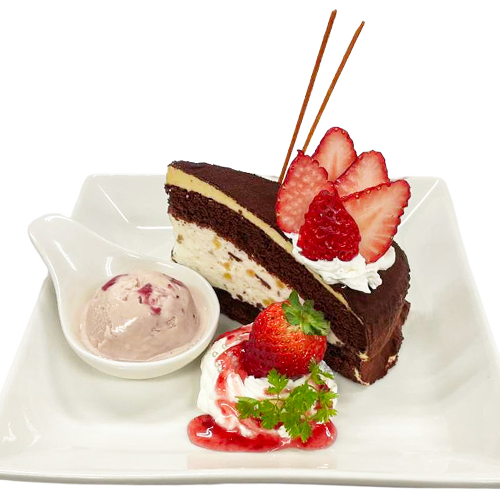 ショコラケーキの苺添え 季節のスイーツ